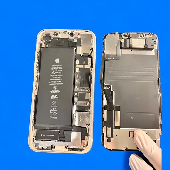 iPhone11　画面交換　即日修理可能　液漏れ　タッチ暴走注意