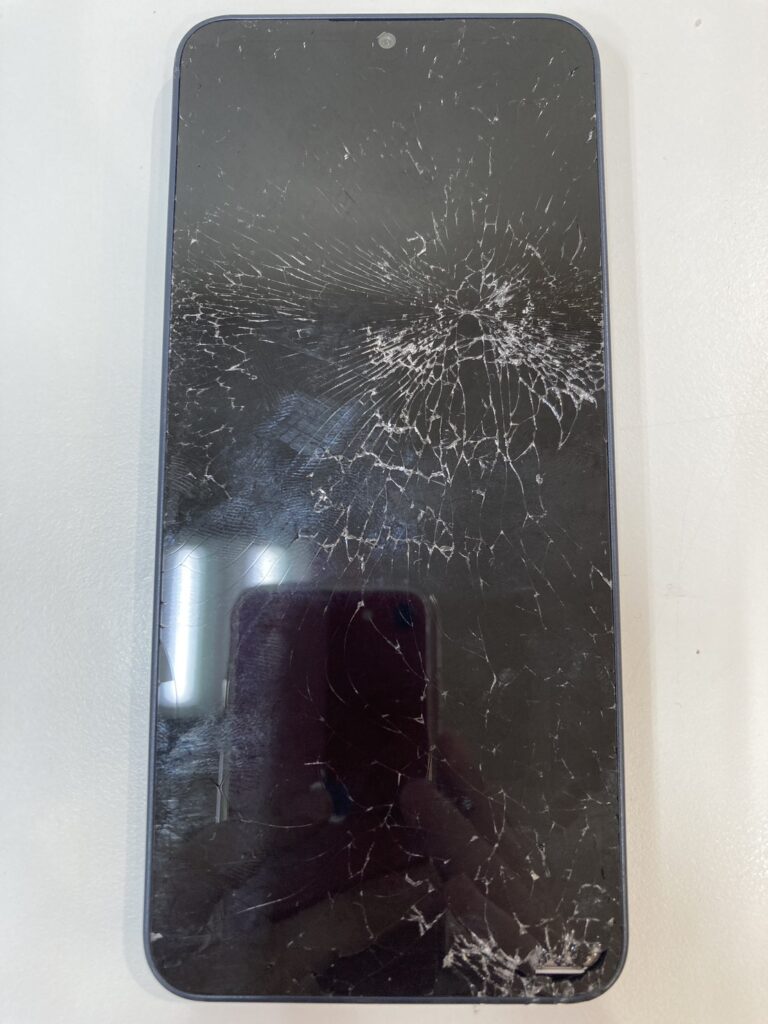 画面割れ AQUOS wish4