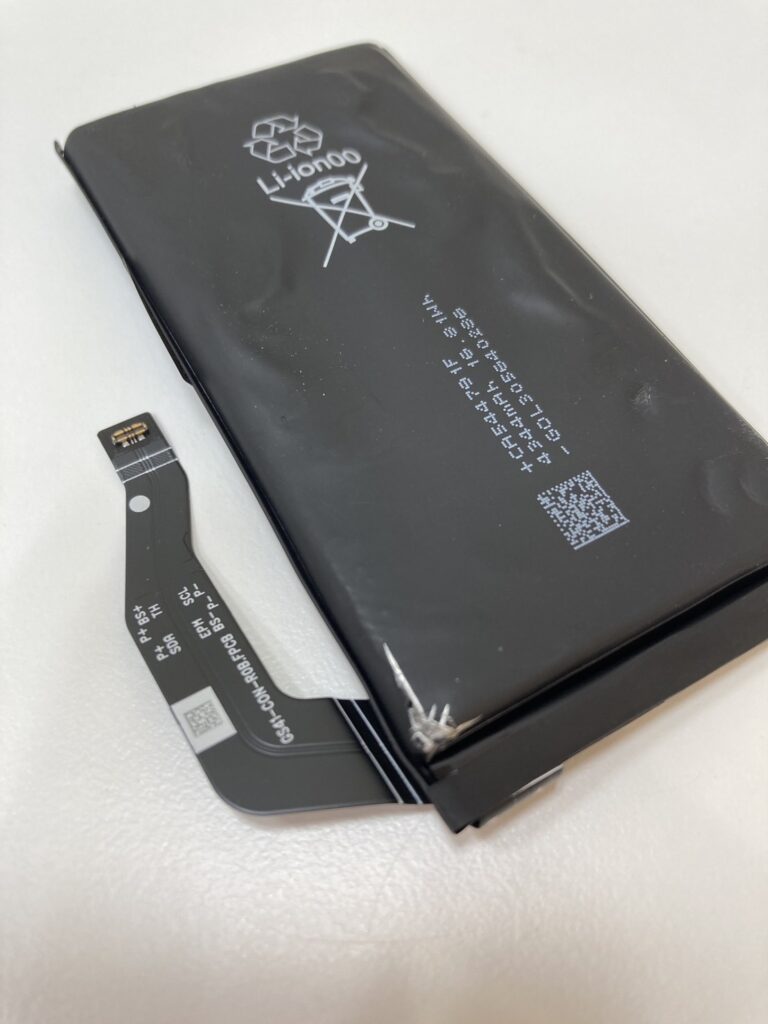 バッテリーが破けた