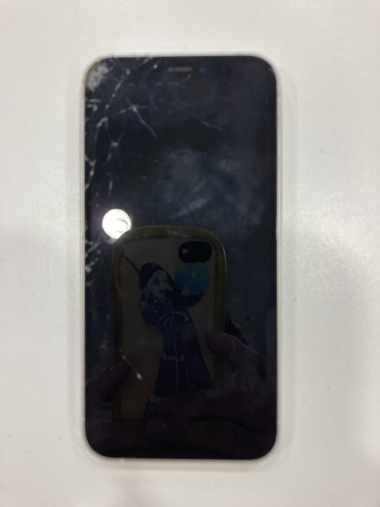 iPhone12mini 画面が映らない