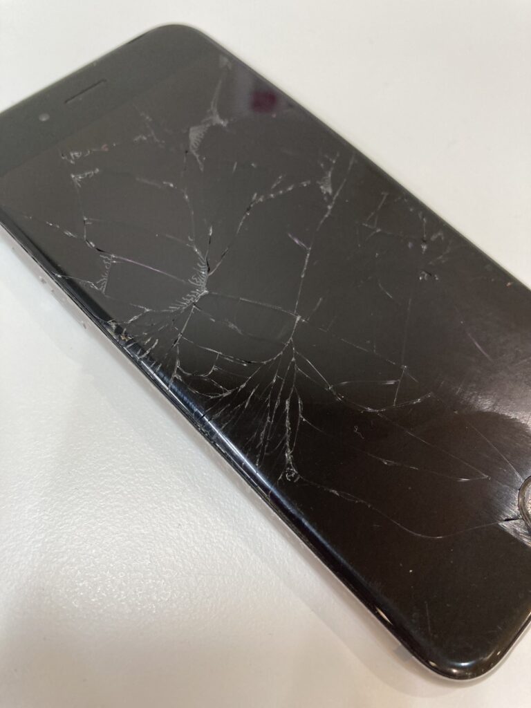 画面が割れたiPhone6s