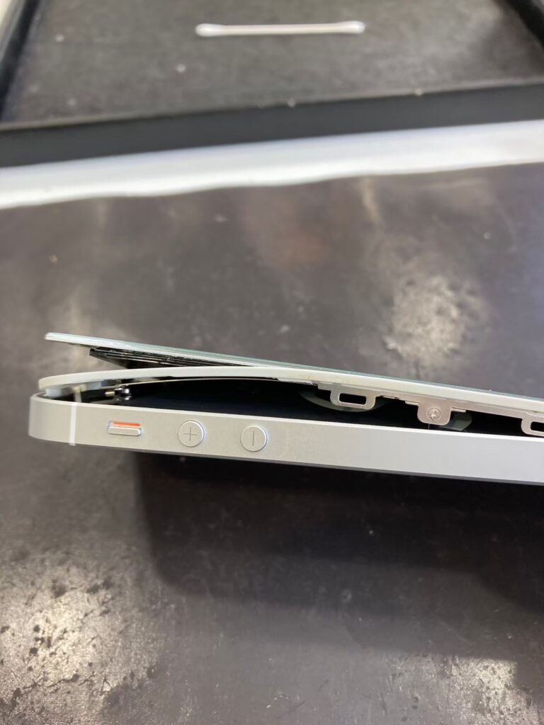 iPhone 画面が分離