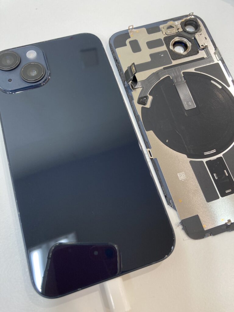iPhoneの背面ガラスを修理