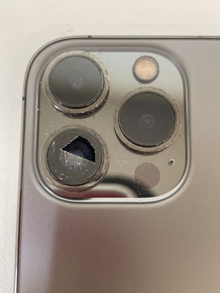 iPhone13promax カメラレンズ割れ